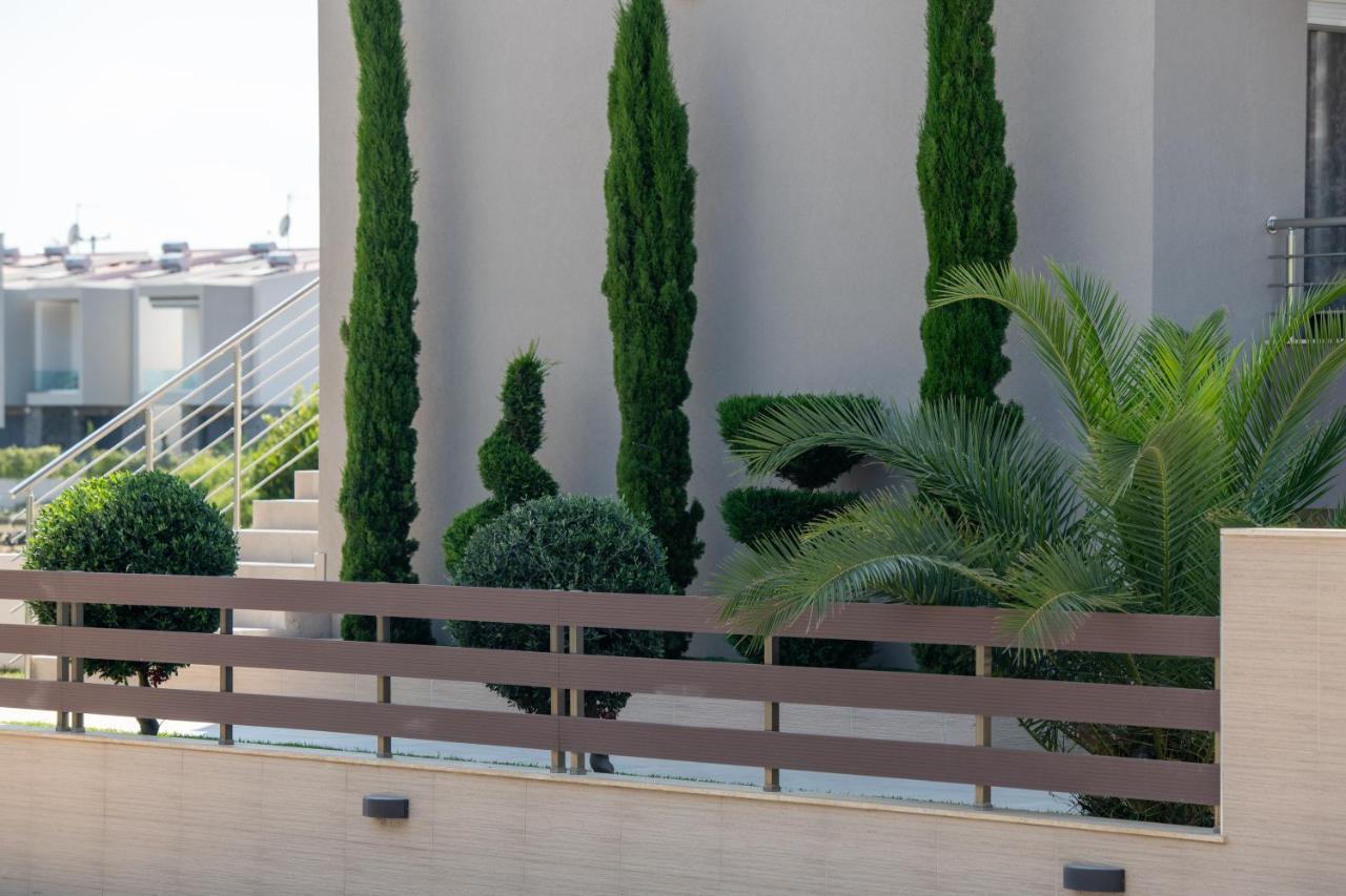 Sithonia Suites Luxury 2 Beds Studio, Semi-Ground Floor 니키티 외부 사진