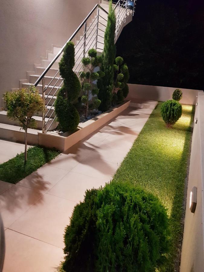 Sithonia Suites Luxury 2 Beds Studio, Semi-Ground Floor 니키티 외부 사진