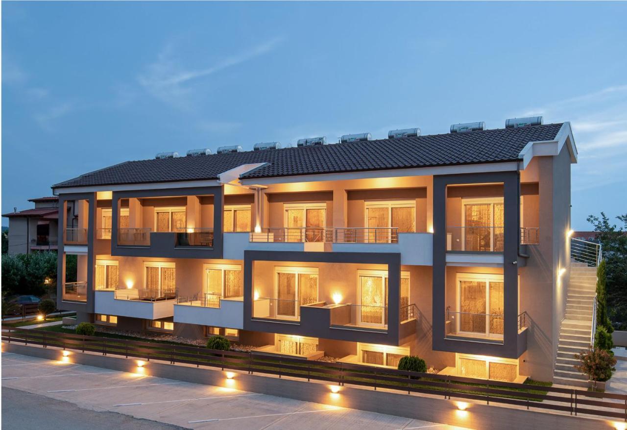 Sithonia Suites Luxury 2 Beds Studio, Semi-Ground Floor 니키티 외부 사진